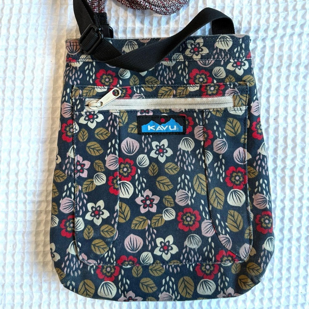KAVU Crossbody Bag with Floral Pattern - Black and Pink